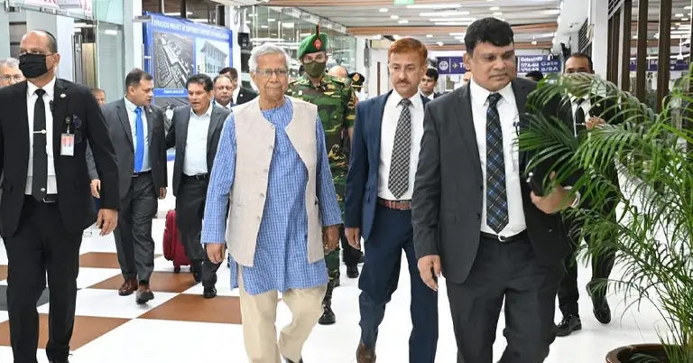 যুক্তরাষ্ট্রের পথে প্রধান উপদেষ্টা